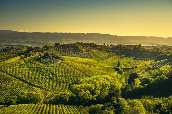 Vista panorâmica do campo e vinhedos chianti de San Gim — Fotografia de Stock