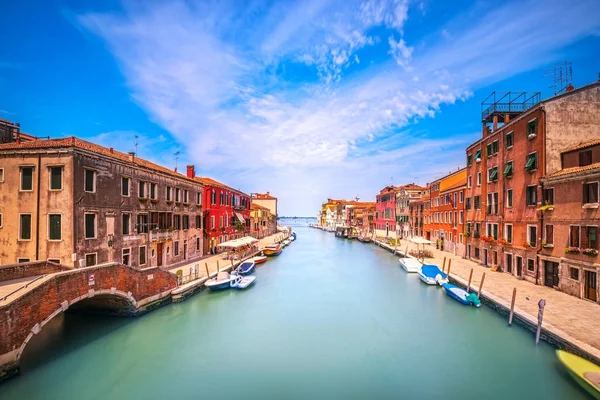 Venedig vatten canal i Cannaregio. Italien — Stockfoto