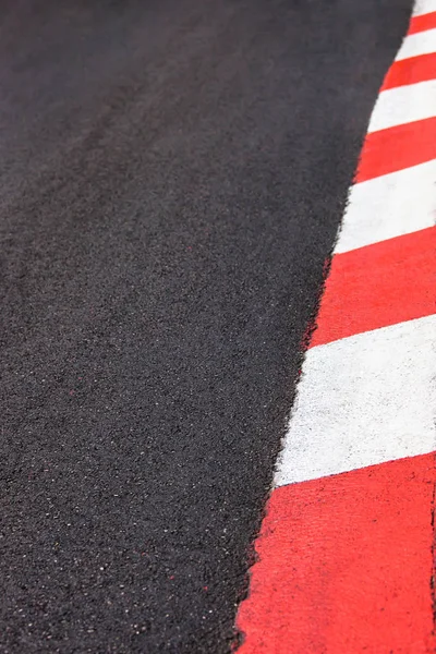 Textura motor závod asfalt a obrubník okruhu Grand Prix — Stock fotografie