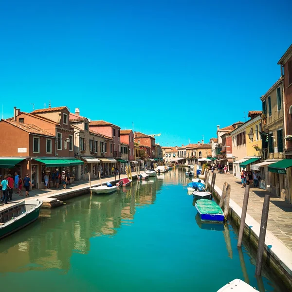 Murano, Venedig / Italien - 17 juli, 2013: Muranoglas att göra isla — Stockfoto