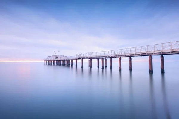 Pier weiches wasser Langzeitbelichtung lido camaiore versilia toskana ita — Stockfoto