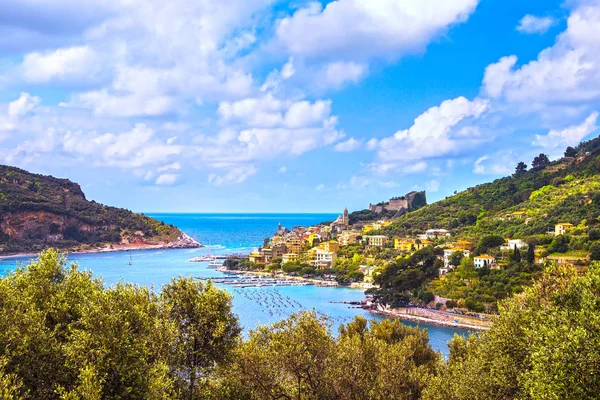 Portovenere falu a tenger. Cinque terre, Olaszország-Ligury — Stock Fotó