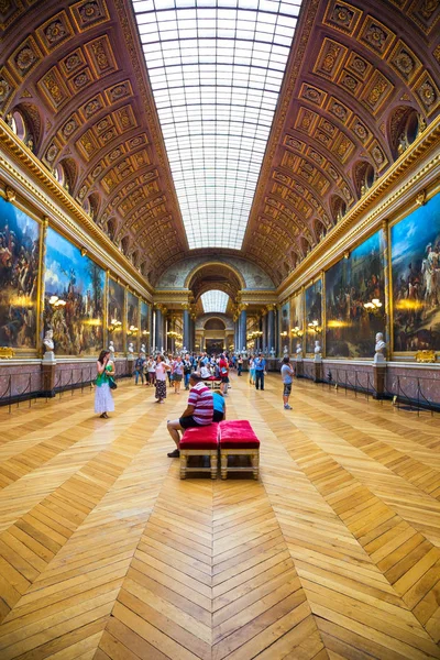 Versailles / france - 23. Juli 2010: Ansicht der Galerie der Schlachten — Stockfoto