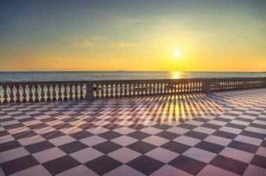 Gün batımında Mascagni Terrazza Teras belvedere. Livorno Tuscany ben