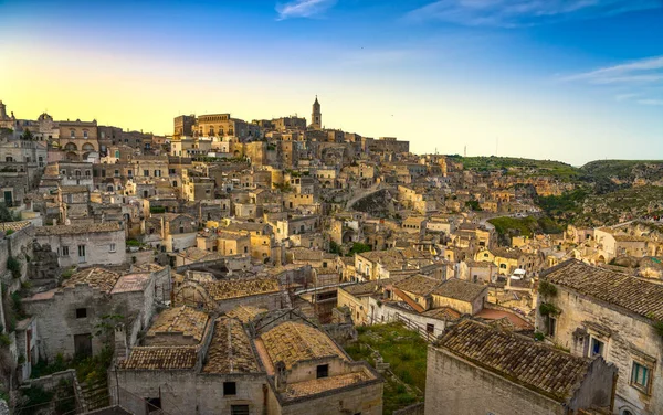 Matera antigua ciudad i Sassi, monumento del sitio de la Unesco. Basilicata, I —  Fotos de Stock