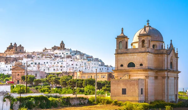 Ostuni Vita Staden Skyline Och Madonna Della Grata Kyrka Brindisi — Stockfoto