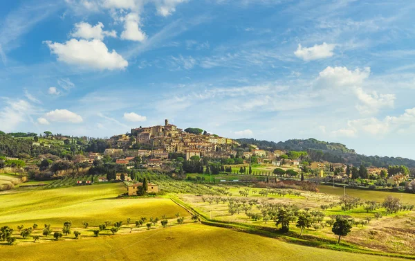 Casale Marittimo dorp en platteland in de Maremma. Toscane, het — Stockfoto