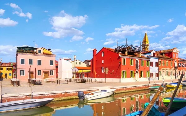 Venedig Landmärke Burano Gamla Marknaden Loppa Kvadrat Färgglada Hus Italien — Stockfoto