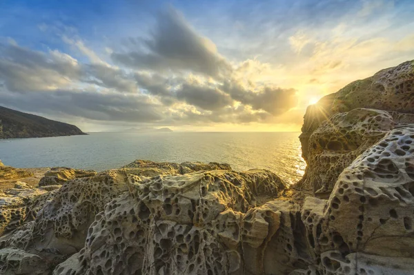 Felsen Die Durch Wind Und Meer Der Populonia Klippe Buca — Stockfoto