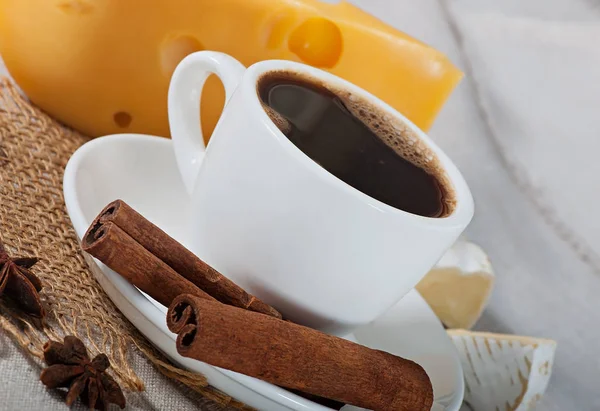 Élelmiszer Egy Csésze Illatos Forró Kávét Egy Ízletes Sajt Egy — Stock Fotó