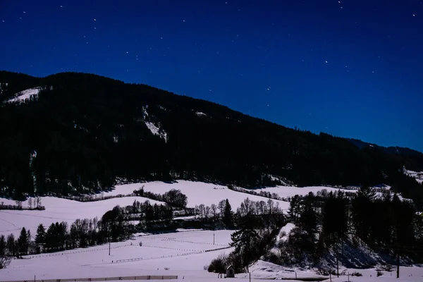 Noční krajina snímek natočený v Rakousku — Stock fotografie