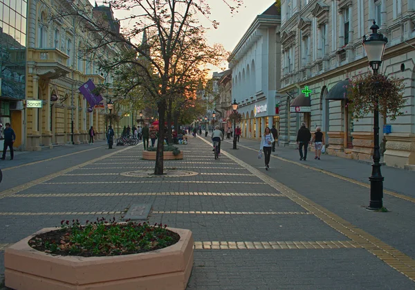 SUBOTICA, SERBIA - 13 de octubre de 2018 - calles y plazas de la ciudad — Foto de Stock