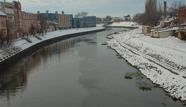 Vista sobre Begej river em Zrenjanin, Sérvia durante o inverno — Fotografia de Stock
