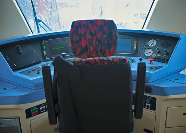 Belül nézd meg a modern mozdonyvezetői kabint Stock Kép