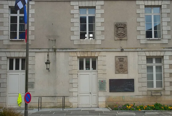 Antigua casa de piedra urbana tradicional en Dinan, Francia —  Fotos de Stock