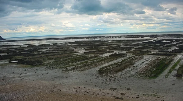 Ferme ostréicole au bord de l'océan Atlantique à Cancale, France — Photo