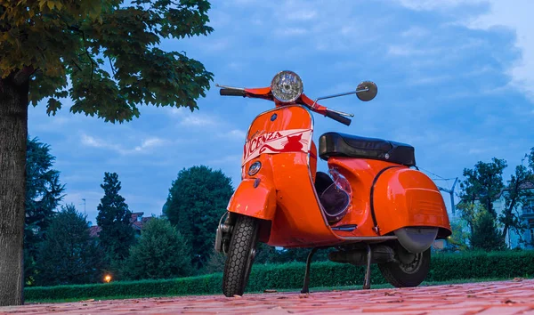 Italien Vicenza Sectember 2015 Orange Vintage Vespa Italienischer Motorroller — Stockfoto