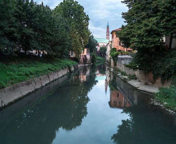 Bazilika Palladiana Městě Vicenza Itálii Retrone River Odrazem Italština — Stock fotografie