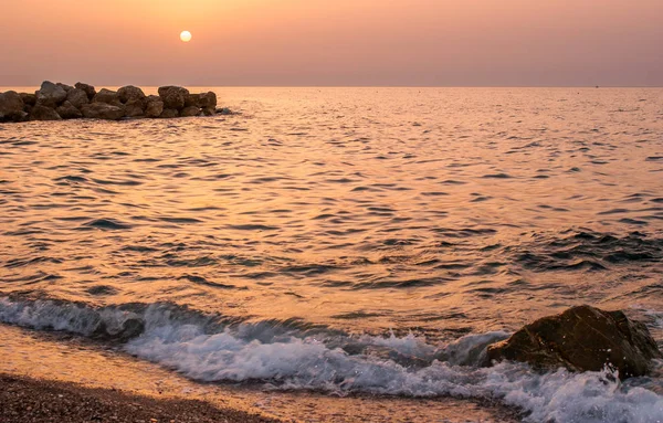 Brolo Plaj Gün Batımında Sicilya Talya — Stok fotoğraf