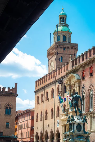 Piazza Maggiore Bologna Vecchia Torre Del Municipio Con Grande Orologio — Foto Stock