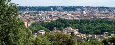 Kubbelerinizle Ebedi Roma Şehri 'nin muhteşem manzarası. İtalya