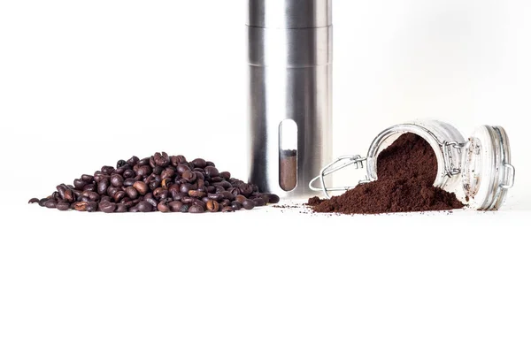 浓缩咖啡和咖啡豆 背景为白色 — 图库照片