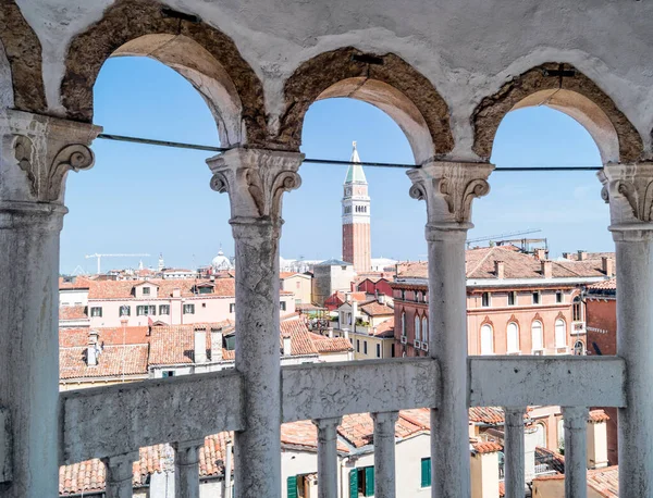 Prachtig Ingelijst Uitzicht San Marco Toren Venezia Italië — Stockfoto