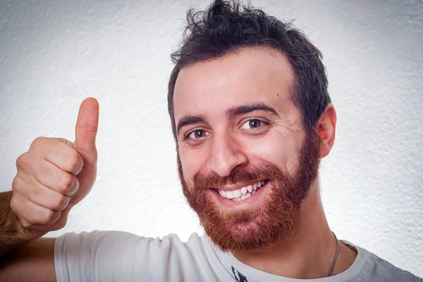 Jovem Sorridente Homem Com Sign Closeup — Fotografia de Stock