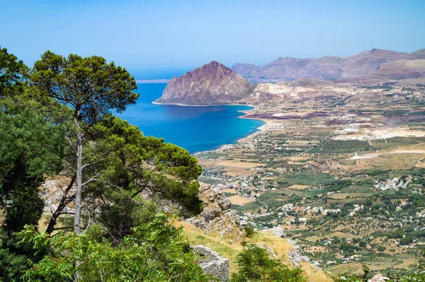 Visa Cofano Mount Och Tyrrenska Kusten Från Erice Sicilien Italien — Stockfoto