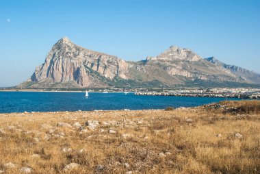 İtalya, Sicilya 'daki San Vito Lo Capo kasabasının güzel manzarası