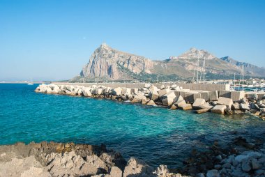 İtalya, Sicilya 'daki San Vito Lo Capo kasabasının güzel manzarası