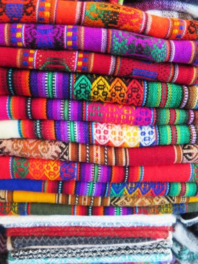 Perulu el yapımı yün kumaş