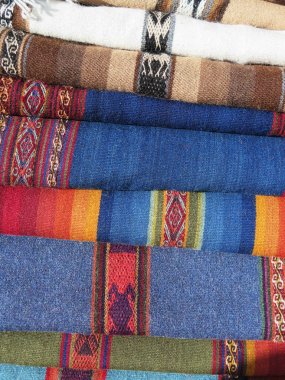 Perulu el yapımı yün kumaş