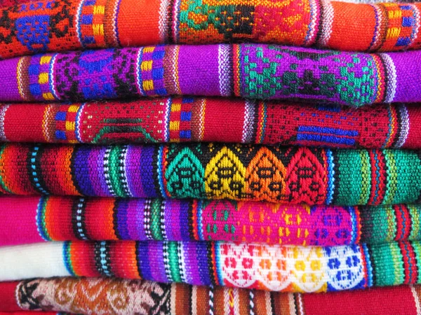 Перуанская шерстяная ткань ручной работы — стоковое фото