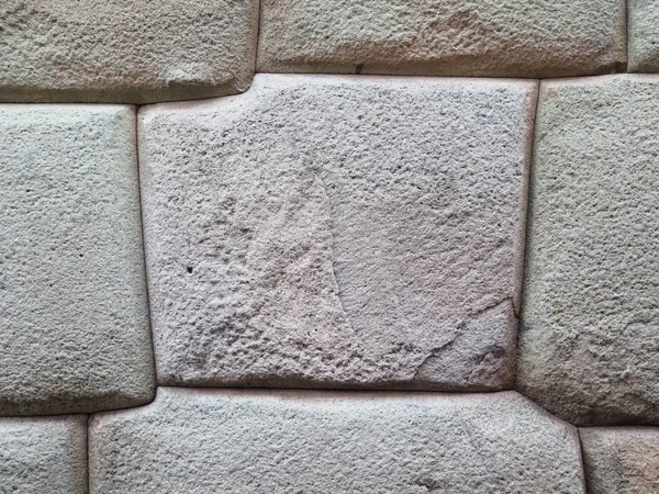 Стена инков из натуральных вулканических камней. Куско-Перу — стоковое фото