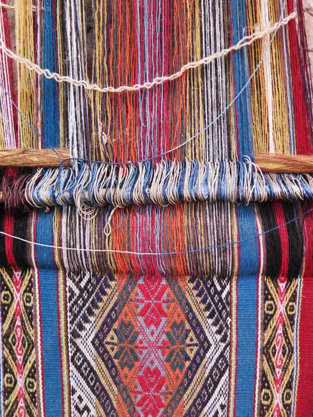Φυσικό μαλλί βαμμένα νήματα στις Περουβιανές Άνδεις στο Κούζκο — Φωτογραφία Αρχείου