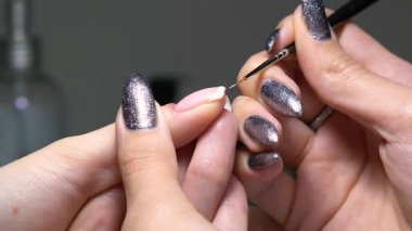 Manikür asıl çivi yok. yakın çekim vurdu