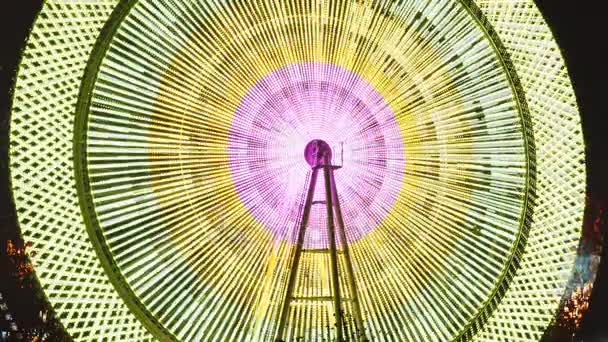 Roda Gigante Gira Deixa Rastro Luminoso Para Trás Vídeo Abstrato — Vídeo de Stock