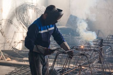 Kaynak, kaynakçılar kaynak metal yapı