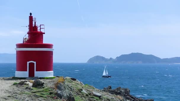 CABO HOME CANGAS DO MORRAZO RED LIGHOUSE — Video Stock