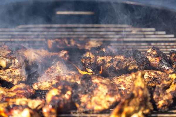 Picante a la parrilla jerk pollo — Foto de Stock