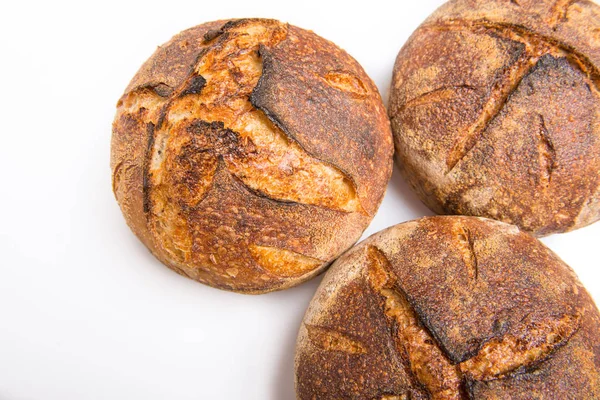 Šišky z kola řemeslník kváskový chléb — Stock fotografie