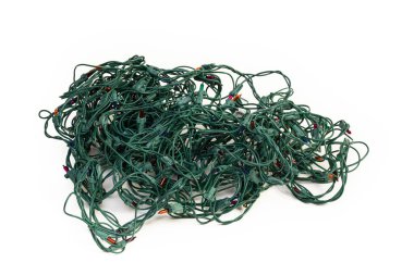 Beyaz arka planda izole edilmiş kış tatili elektrikli tel ışıkları.