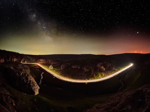 Νυχτερινός ουρανός με γαλακτώδη τρόπο και αστέρια — Φωτογραφία Αρχείου