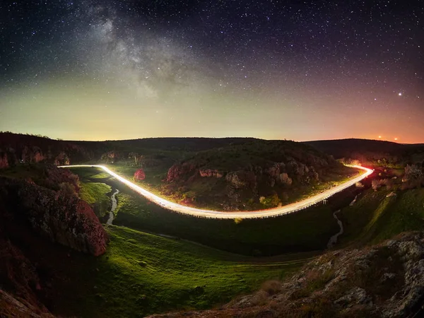 Nattehimmel med mælkeagtig måde og stjerner - Stock-foto