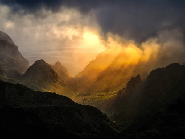 Zonsondergang over Masca-dorp in Tenerife-eiland — Stockfoto