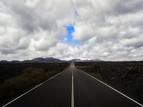 Carretera vacía sin fin — Foto de Stock