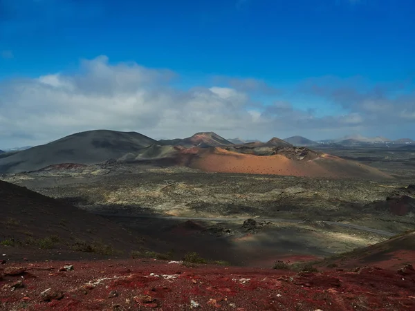 Vulkanische landschaft der insel lanzarote kanaren spa — Stockfoto