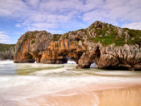 Formations rocheuses spectaculaires — Photo