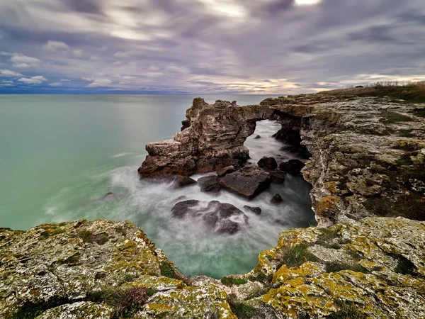 Вид на Черное море с побережья — стоковое фото